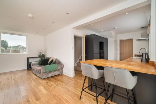 4 bed Semi-Detached for sale Image 12