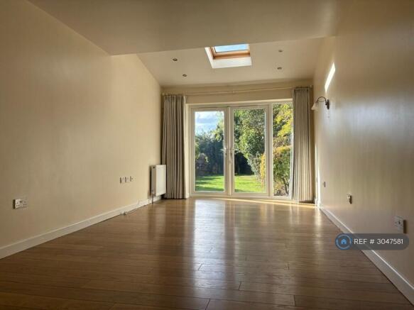 Extended Lounge