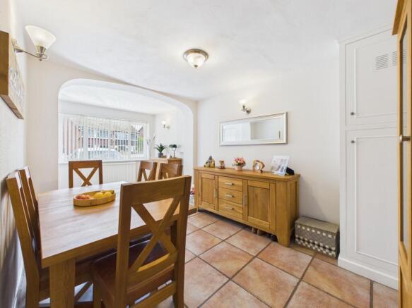 4 bed Detached for sale Image 6