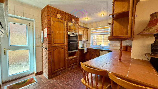 3 bed Semi-Detached for sale Image 10