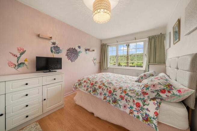 3 bed Semi-Detached for sale Image 10