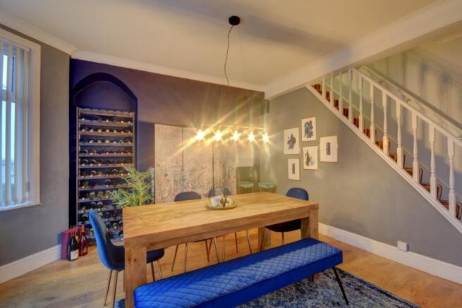 Dining room 1.jpg