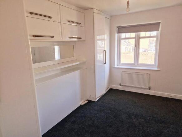 5 bed Detached to rent Image 7