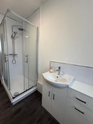 3 bed House to rent Image 12