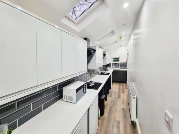 1 bed Detached to rent Image 12