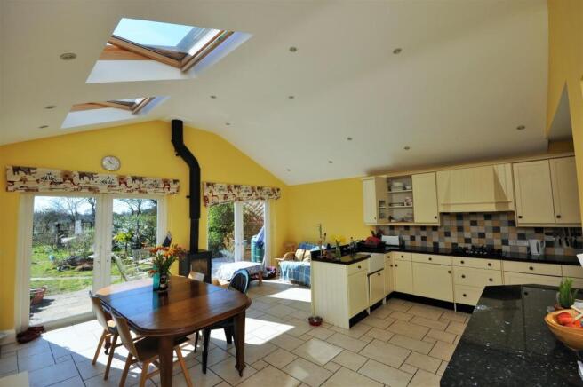 MAIN DINING KITCHEN