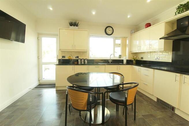 BREAKFAST KITCHEN
