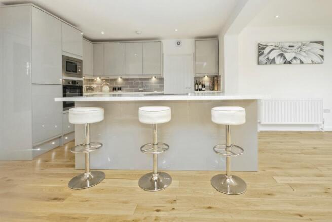 Kitchen / Diner / Fa