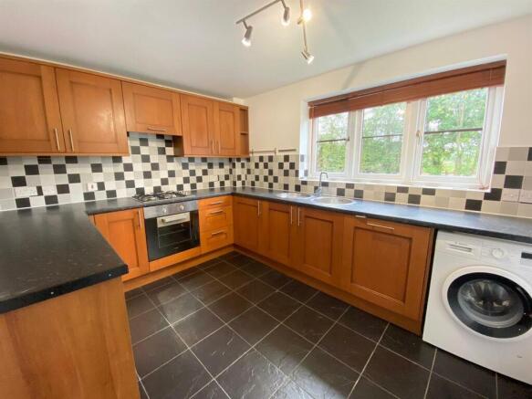 kitchen2.jpg