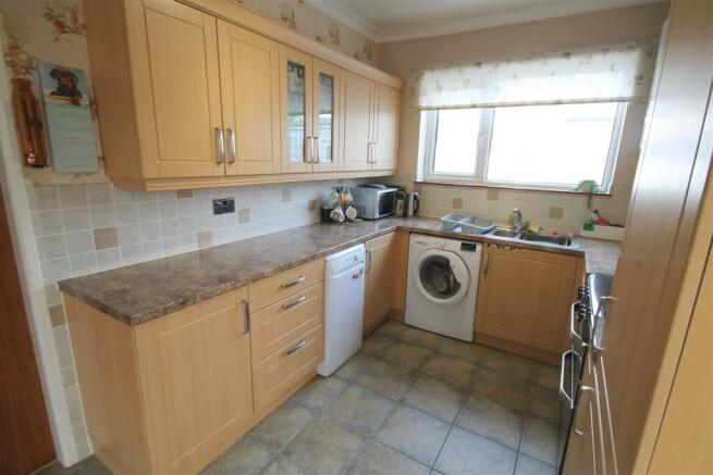 Kitchen 2n.JPG