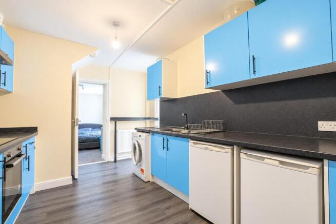 8 bed Flat for sale Image 6