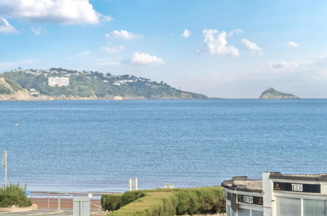 1360897-3-68dc1e8...