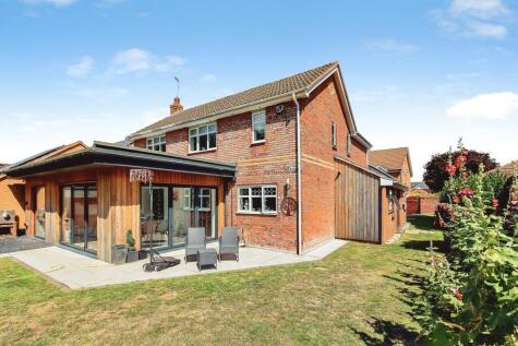 Orchard Way, Thrapston, Kettering