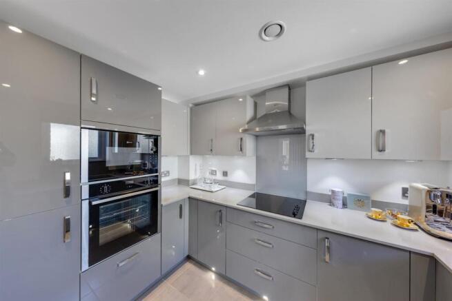 05-e81ePFMCSR 52 Augustus House-85-medium.jpg