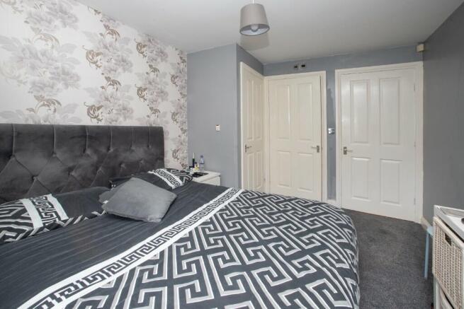 4 bed Block of Apartments for sale Image 12