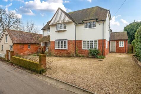 Cricket Green Lane, Hartley Wintney, Hampshire, RG27