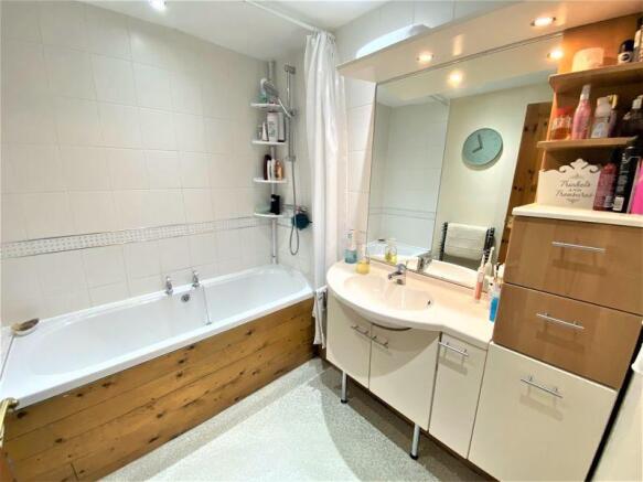 Photo 9