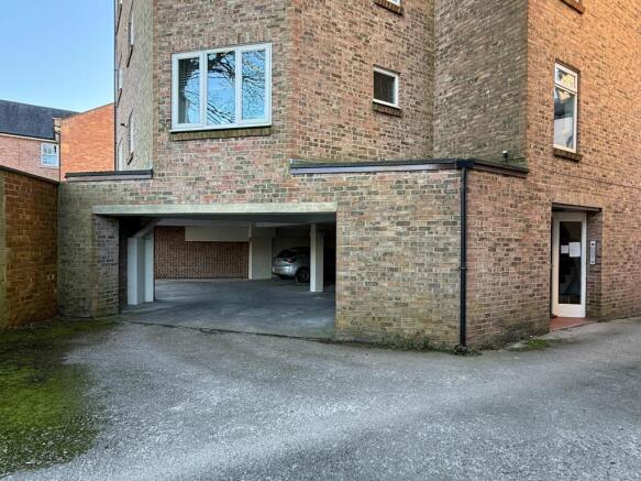 1 bed Flat for sale Image 11