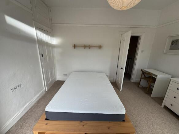 2 bed Terraced to rent Image 4