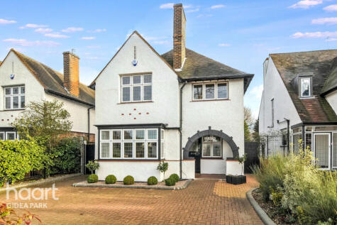 Balgores Lane, Exhibition, Gidea Park, RM2 5JU