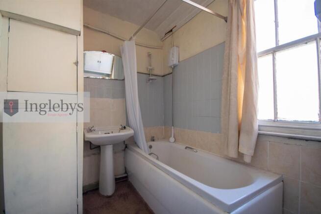 3 bed House for sale Image 8