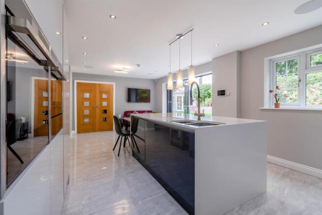 8660437-interior31.jpg