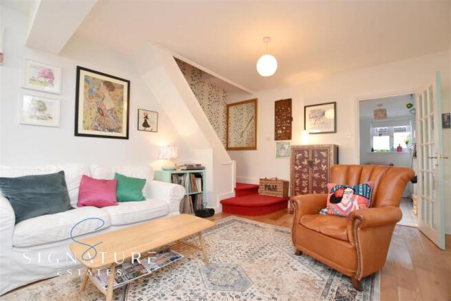 Living Room 3 (7).jpg