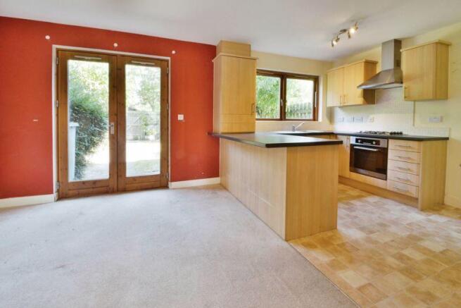 Kitchen, breakfast and dining areas