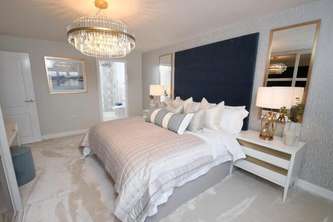 5 bed Detached for sale Image 10