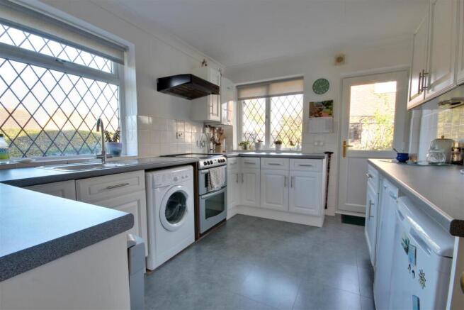 3 bed Semi-Detached Bungalow for sale Image 7