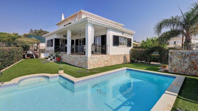 swimming pool with roman steps