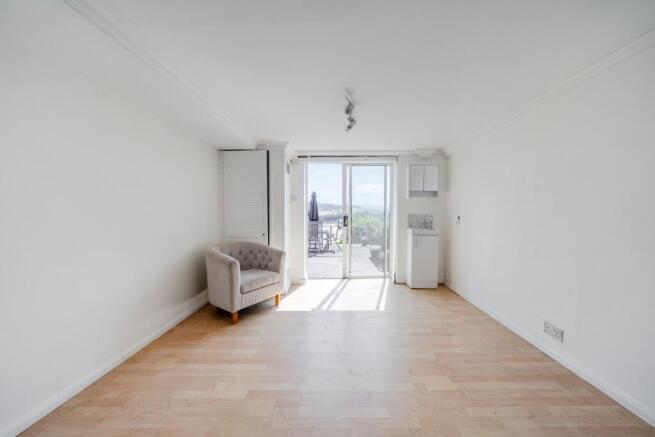 4 bed Semi-Detached for sale Image 12