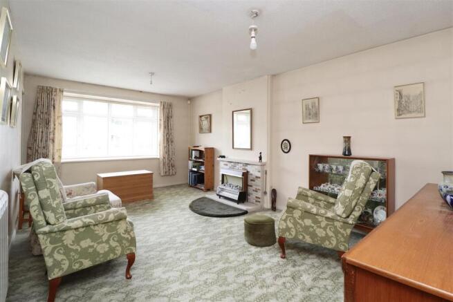 3 bed Detached Bungalow for sale Image 4