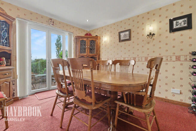 4 bed Detached Bungalow for sale Image 11