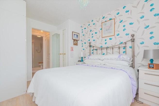 6. Bedroom (2).jpg
