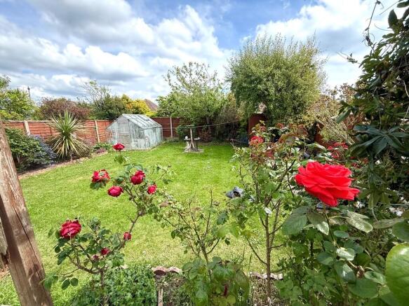 13 Amberley Road ...