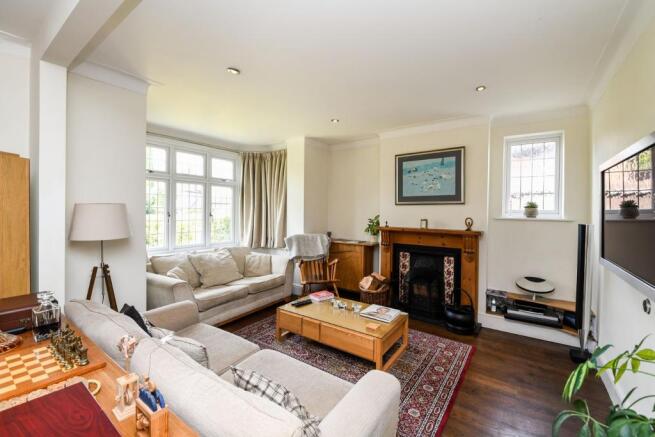 Lounge/Dining Room