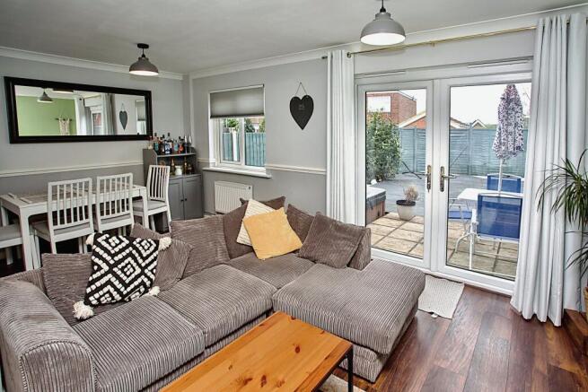 Lounge/Dining Room