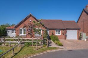 1, Winter Close, Warwick CV35 9UW