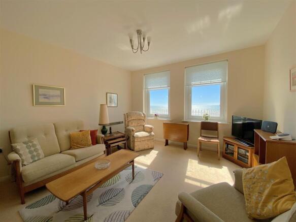 42 The Sackville - Lounge.jpg