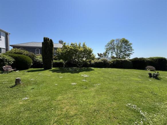 Communal gardens 2.jpeg