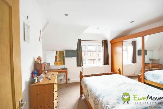 Bedroom 1 (Double)
