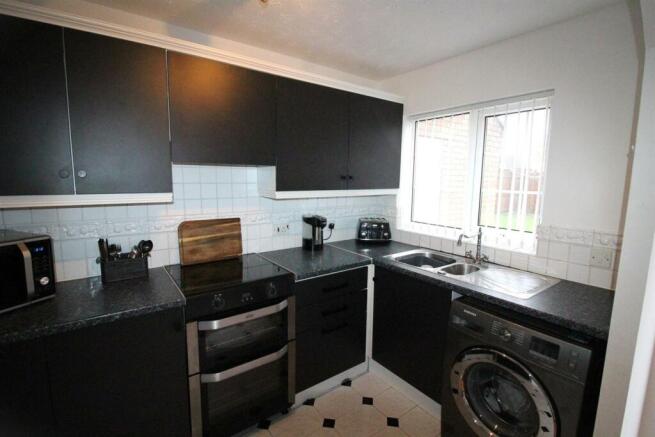 260 Low Grange Ave-Kit1.JPG