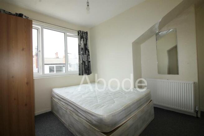 3 bed House to rent Image 6