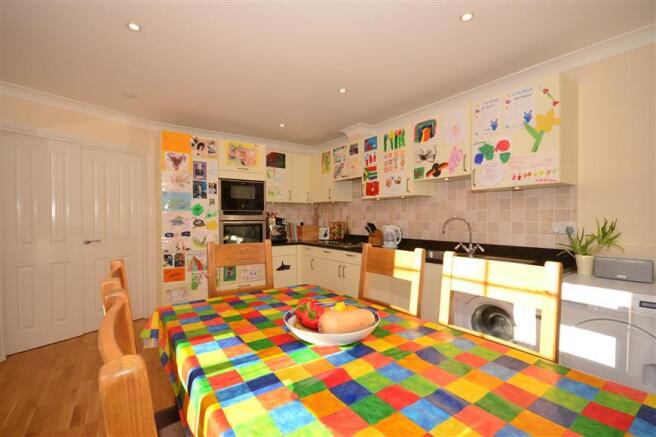 Kitchen / Breakfast Area