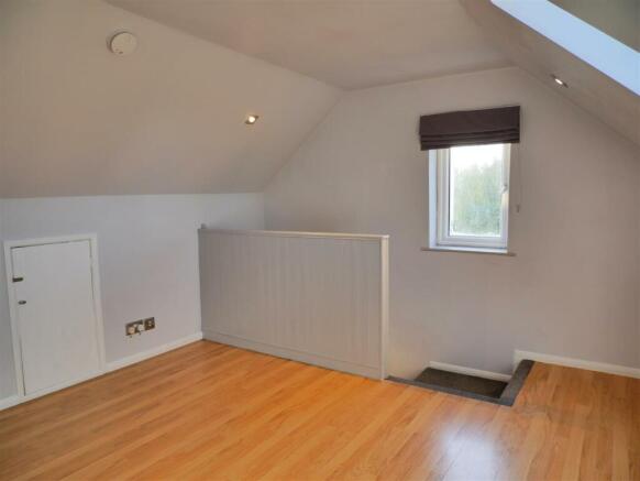 TOP FLOOR BEDROOM