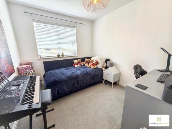 4 bed Detached for sale Image 10