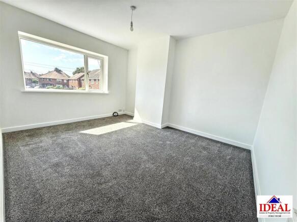 3 bed Semi-Detached for sale Image 10