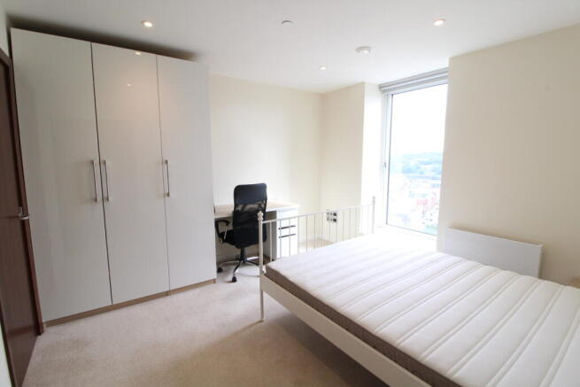 2 bed Apartment to rent Image 6