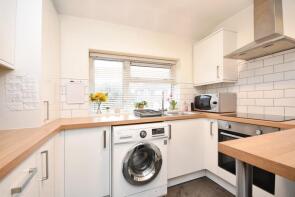 36, Cheddar Avenue, Westcliff-on-sea SS0 0HJ